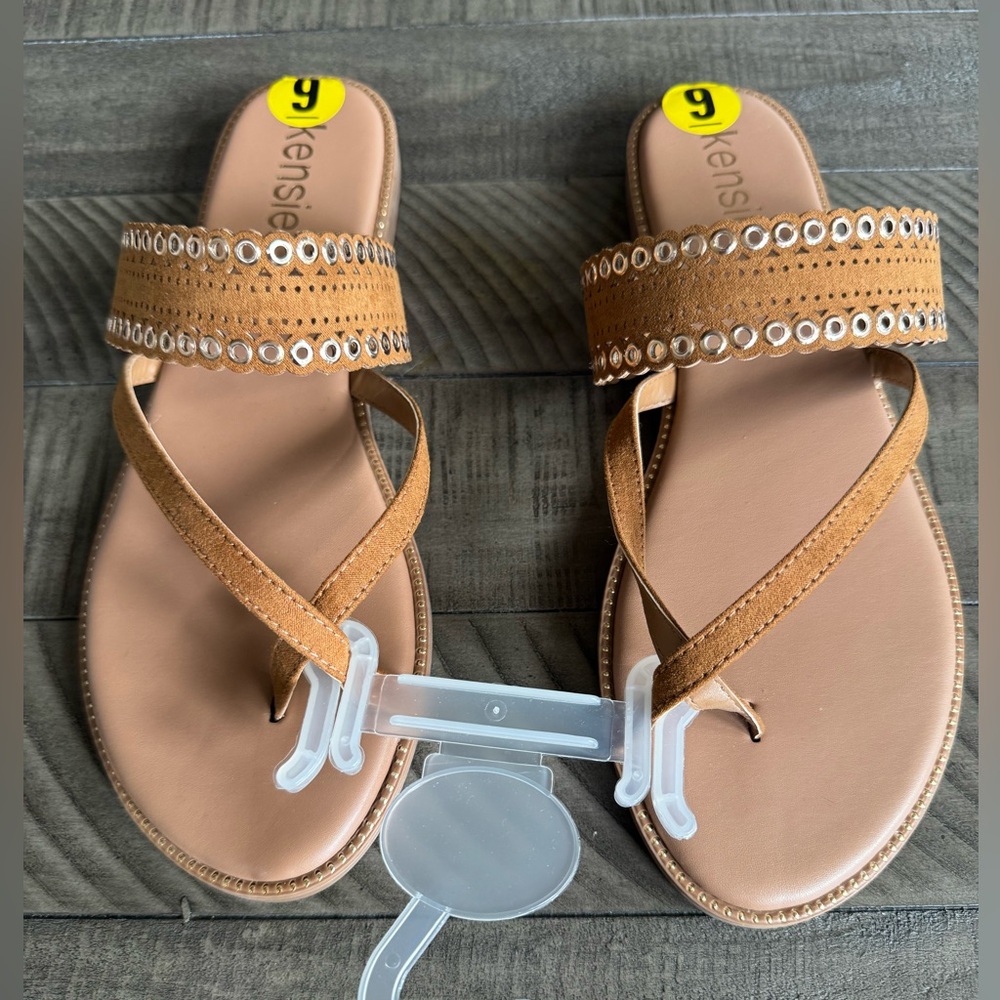 Kensie Tan Eyelet Sandals Women’s Size 9 (NWOT)